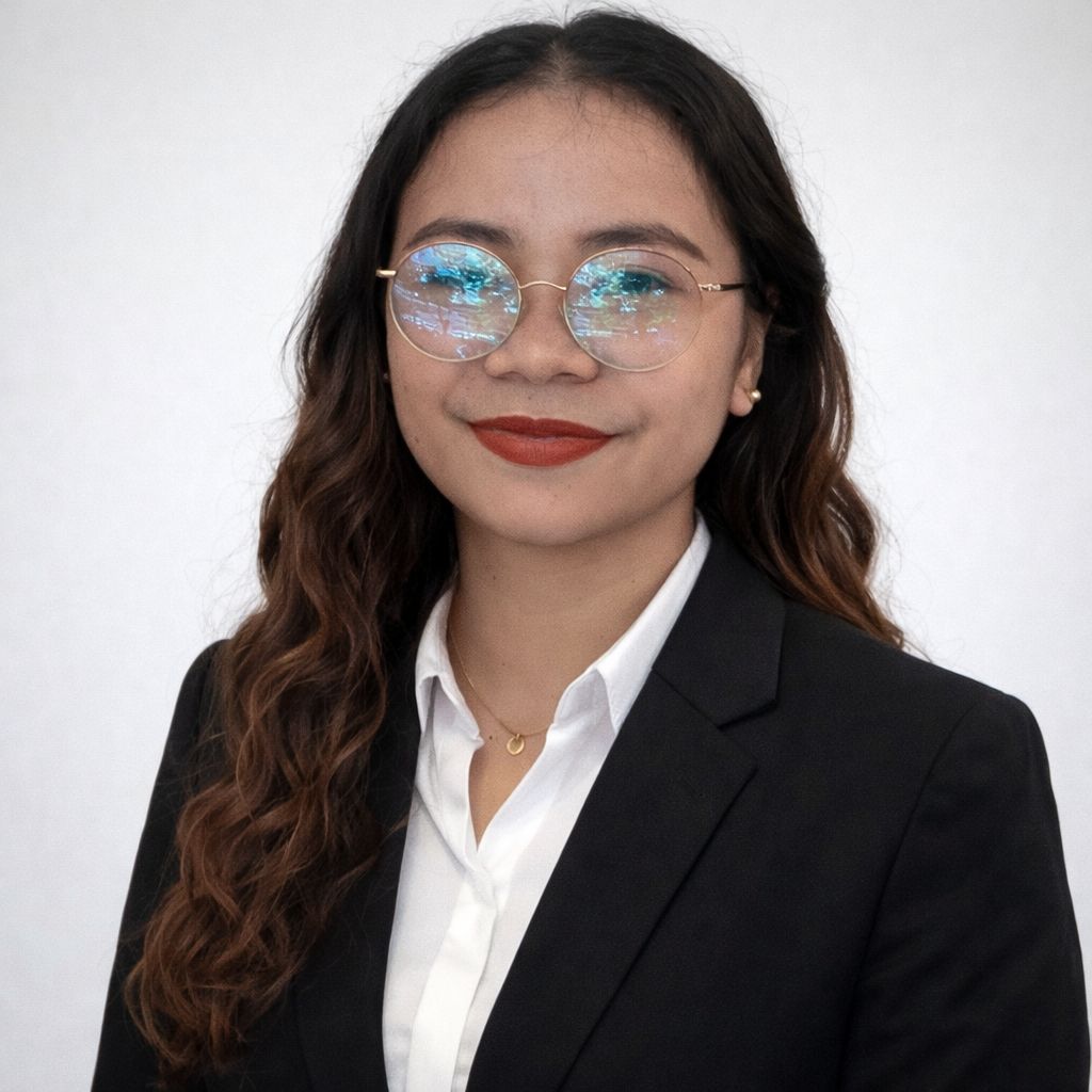 Lyneth Escuadro, Administrative Manager